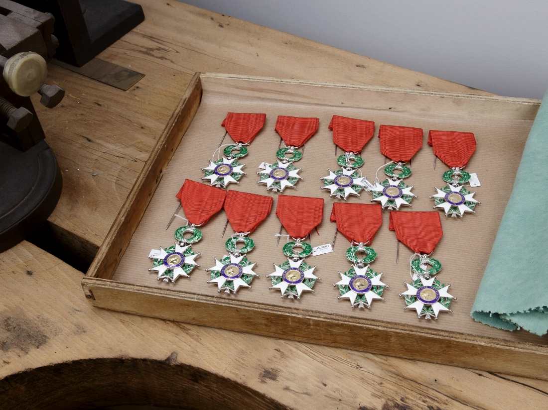 contrôle qualité médaille Légion d'honneur